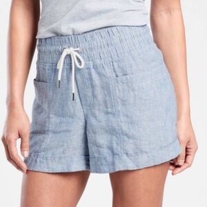 Athleta Cabo Shorts 4” linen chambray blue large pockets elastic drawstring